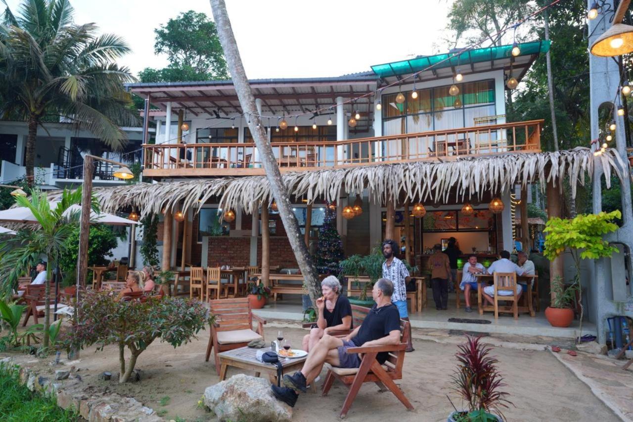 Muthu Sea View Hiriketiya Hotel Dikwella Kültér fotó